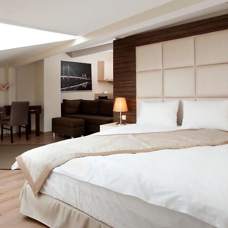 Derpa Hotel Istanboel Buitenkant foto