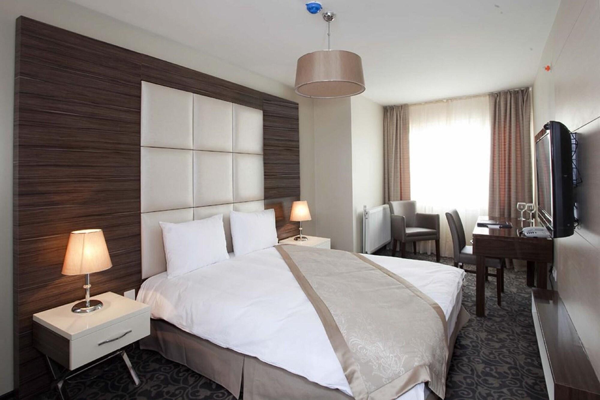 Derpa Hotel Istanboel Buitenkant foto