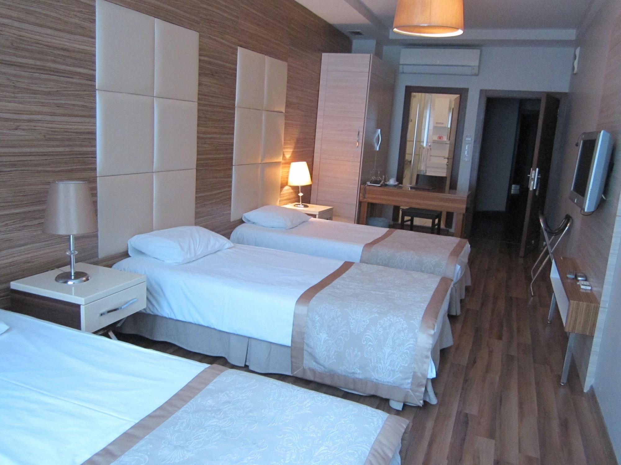 Derpa Hotel Istanboel Buitenkant foto