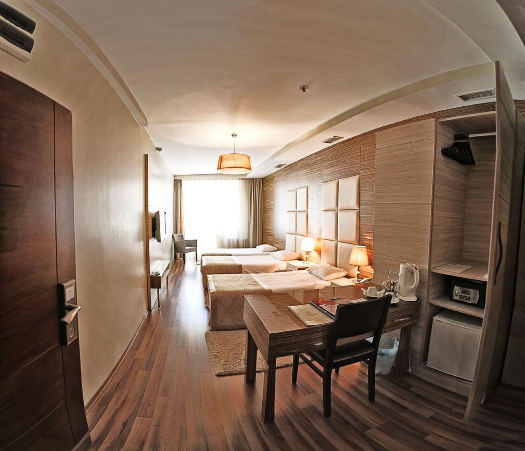Derpa Hotel Istanboel Buitenkant foto