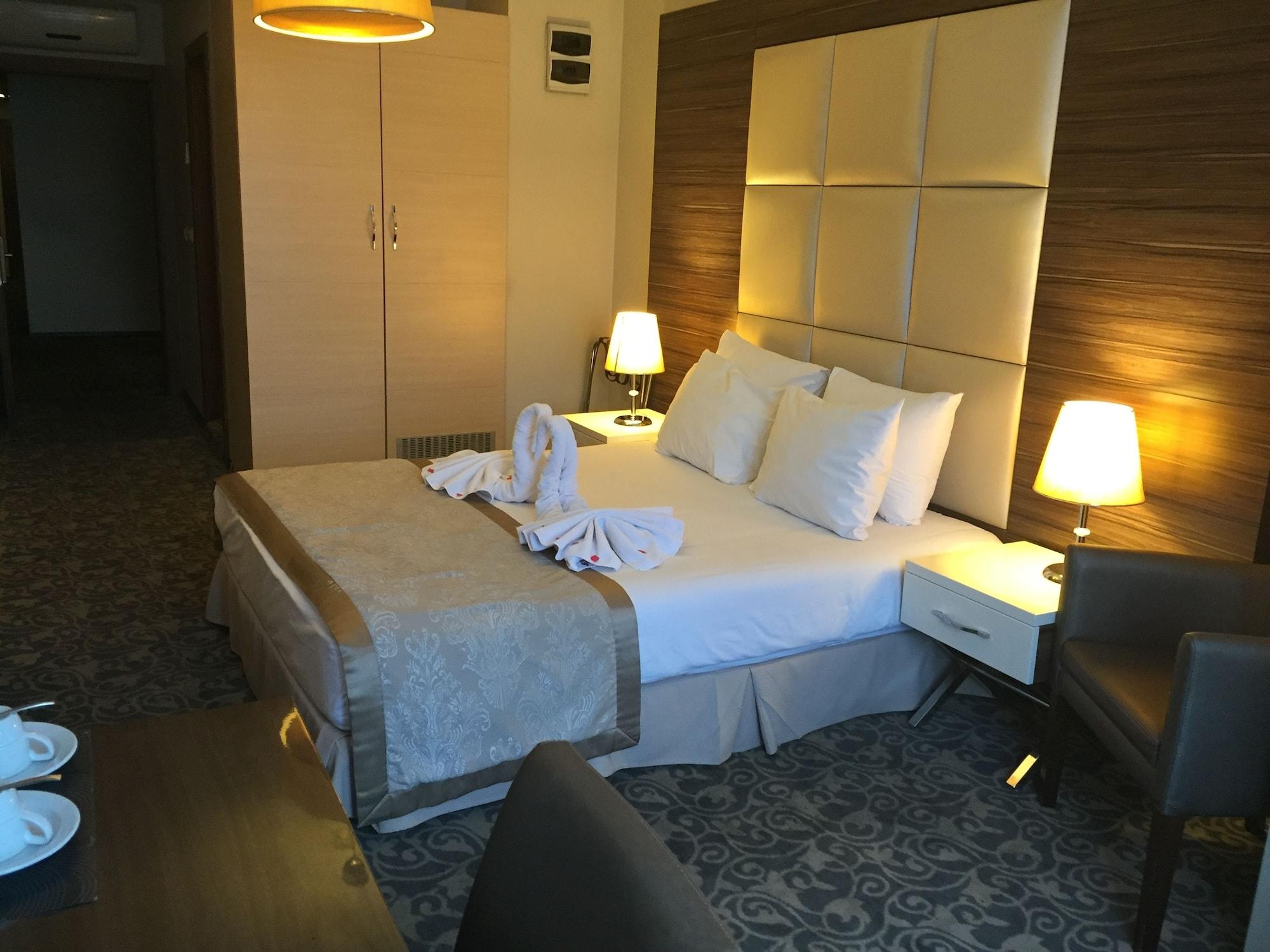 Derpa Hotel Istanboel Buitenkant foto