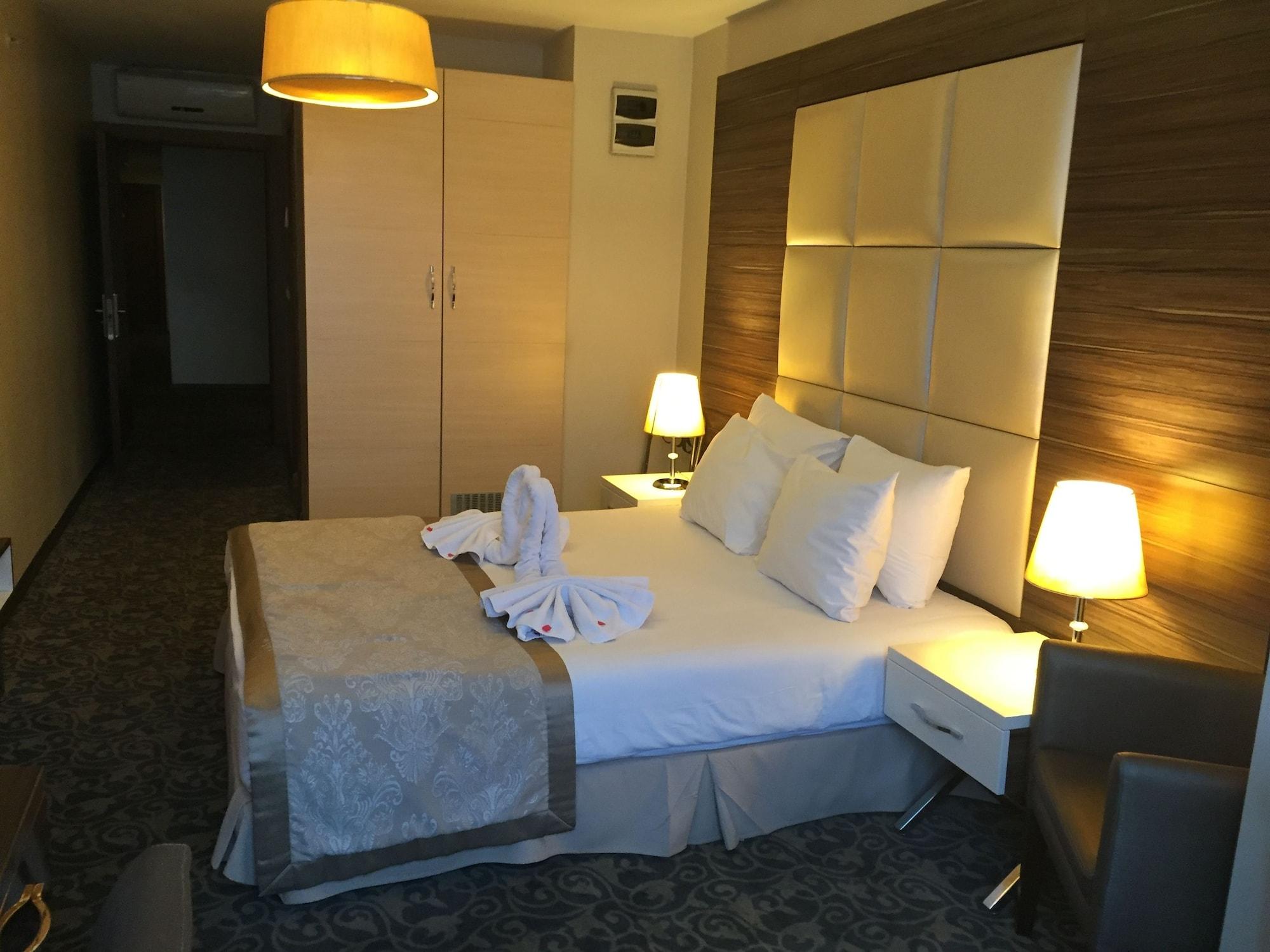 Derpa Hotel Istanboel Buitenkant foto