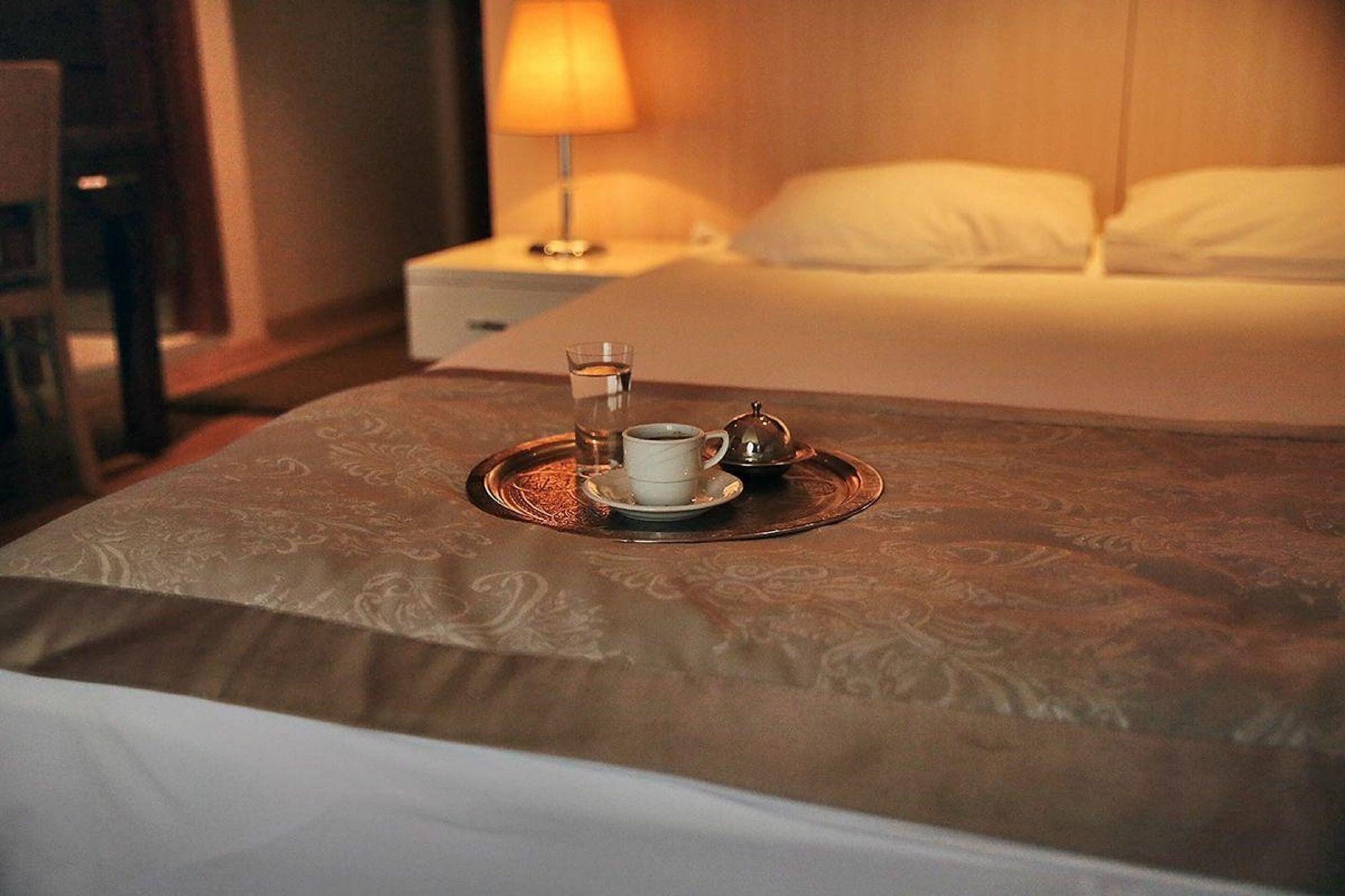 Derpa Hotel Istanboel Buitenkant foto