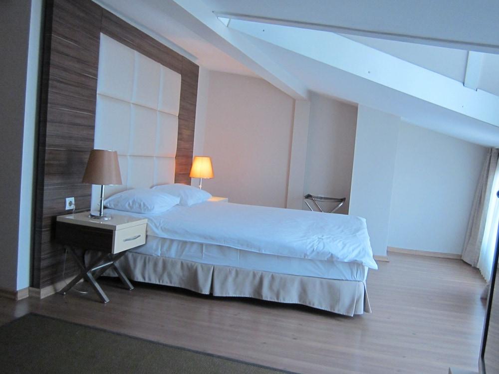 Derpa Hotel Istanboel Buitenkant foto