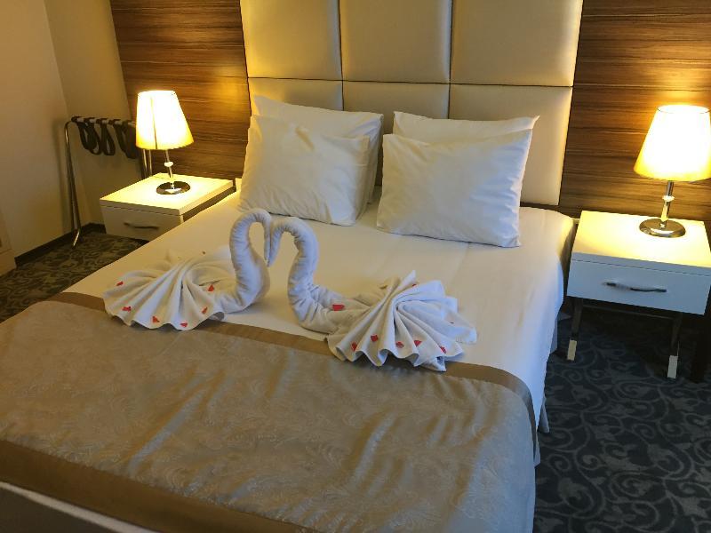 Derpa Hotel Istanboel Buitenkant foto